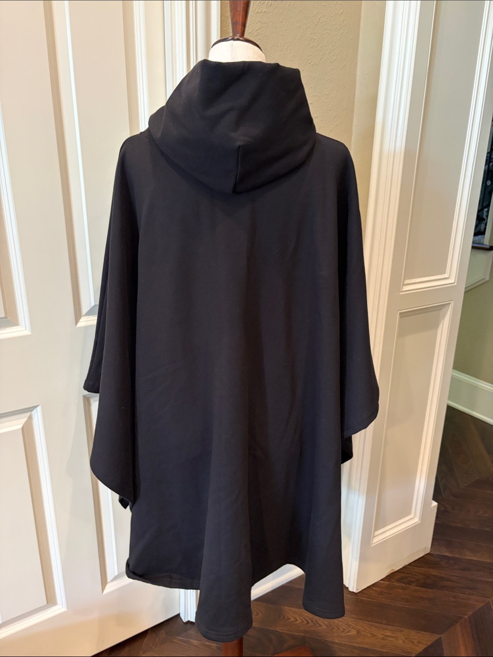 Bleusalt The Jillian Poncho Hooded Black One Size - Picture 5 of 6